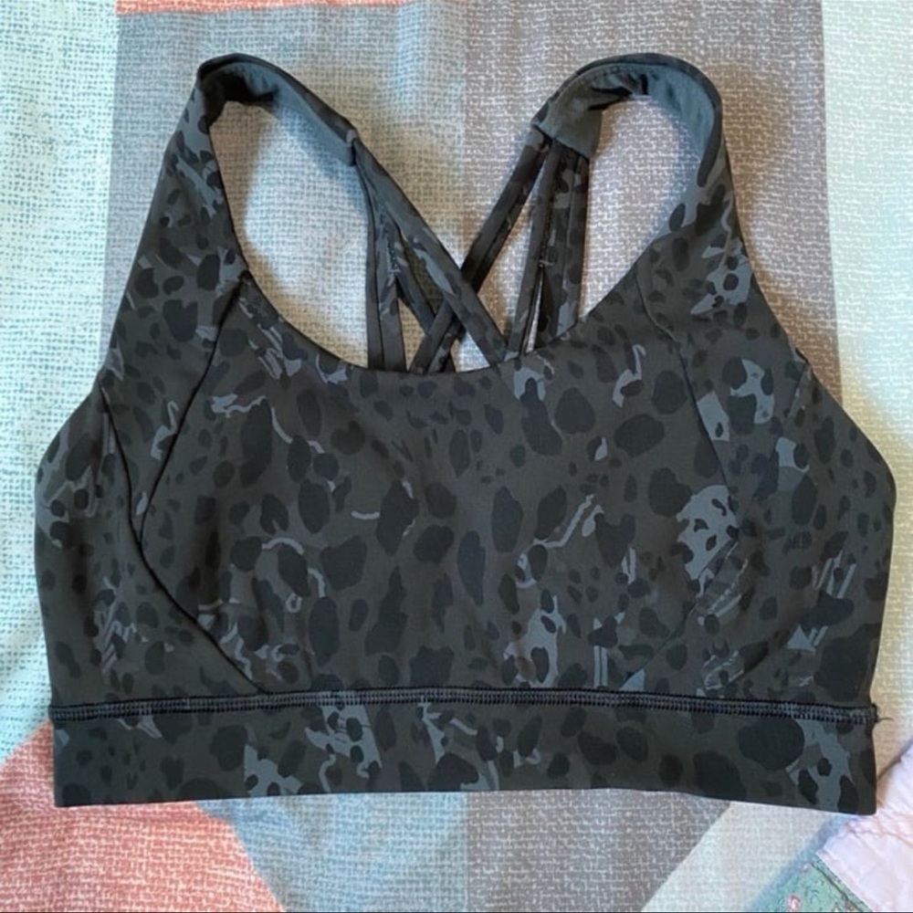 Lululemon sports bra - Picture 1 of 5